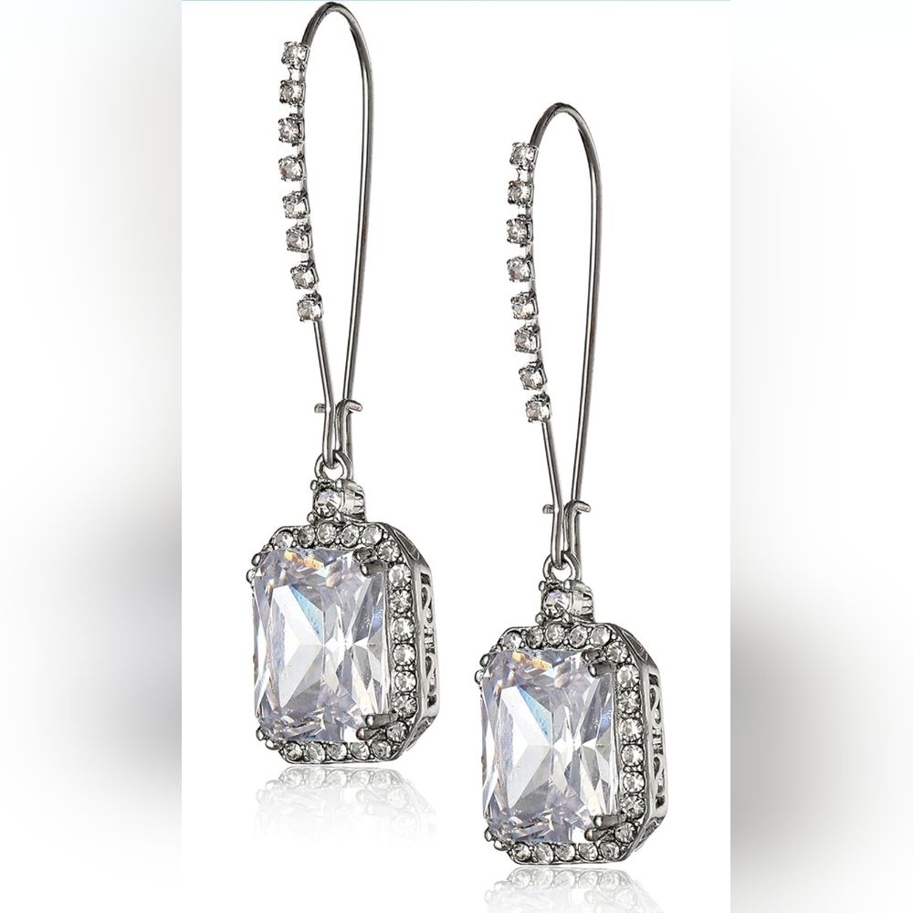 🌟SOLD🌟Betsey Johnson Drop Earrings-BNWOT